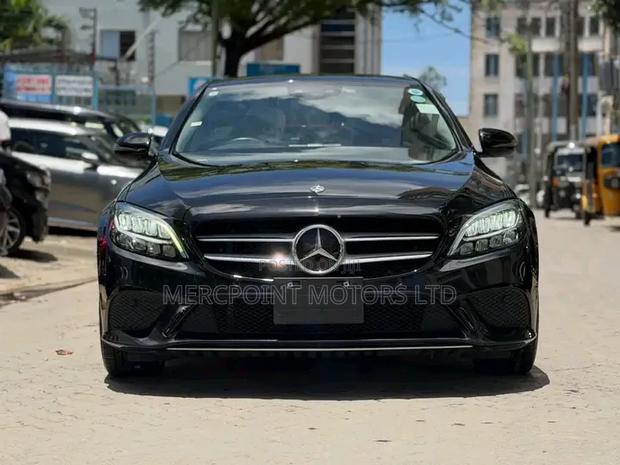 Mercedes-Benz C200 2020 Black