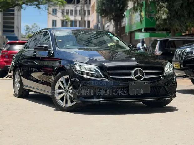 Mercedes-Benz C200 2020 Black