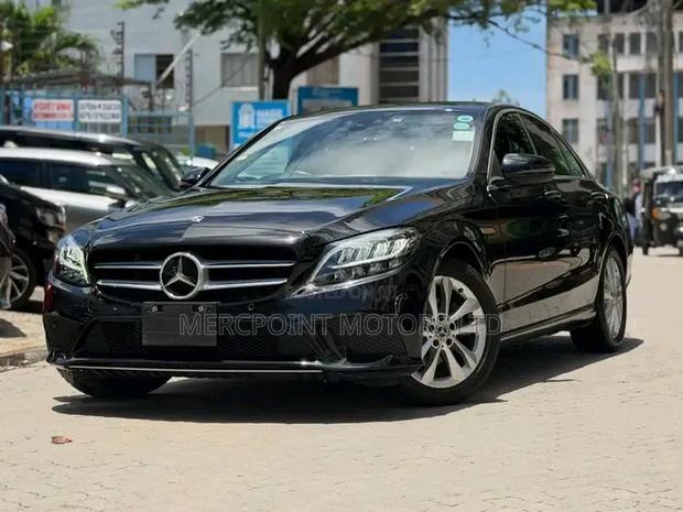 Mercedes-Benz C200 2020 Black