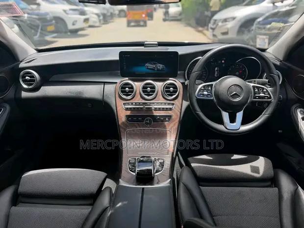Mercedes-Benz C200 2020 Black