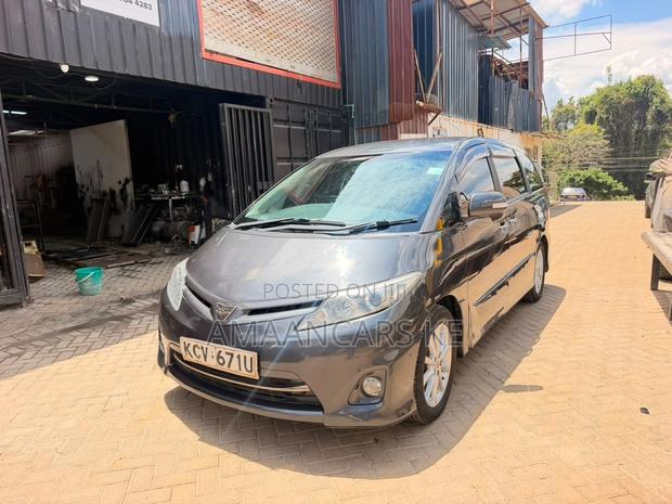 Toyota Estima 2012 Gray