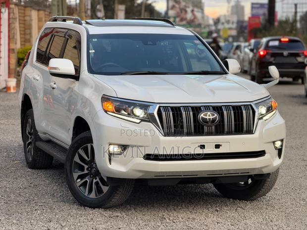 Toyota Land Cruiser Prado 2022 White