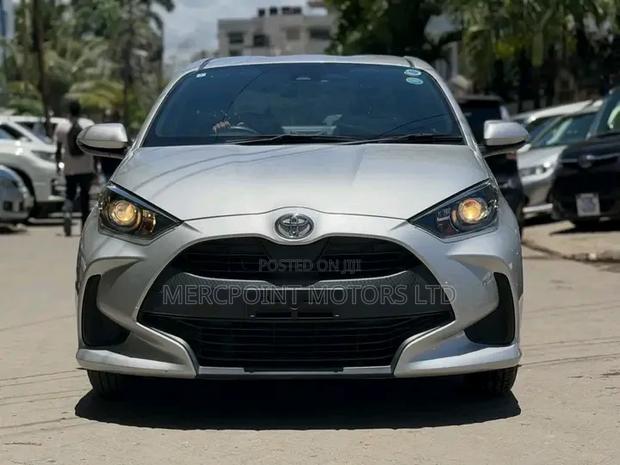 Toyota Yaris 2020 Silver