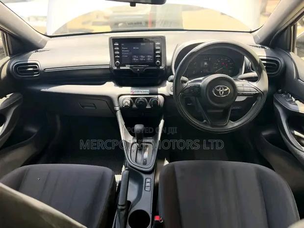 Toyota Yaris 2020 Silver