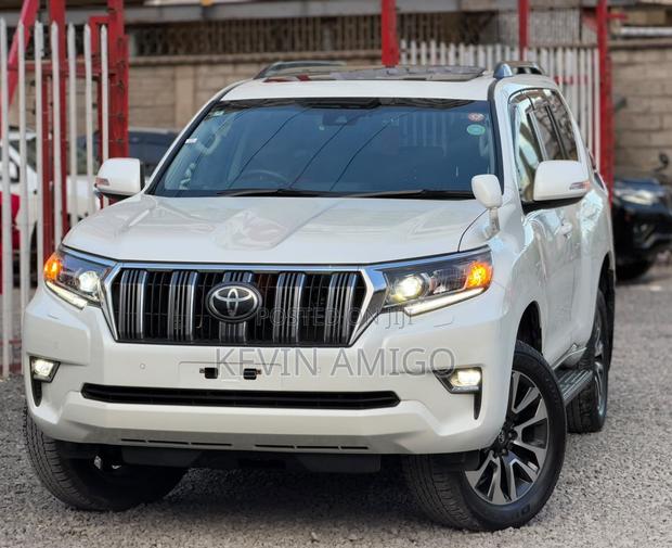 Toyota Land Cruiser Prado 2022 White