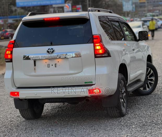 Toyota Land Cruiser Prado 2022 White
