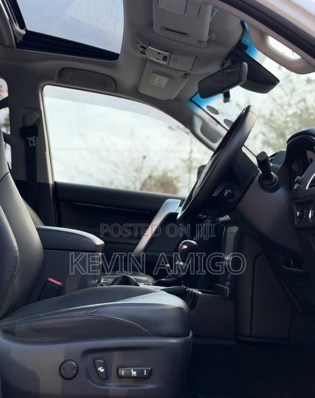 Toyota Land Cruiser Prado 2022 White