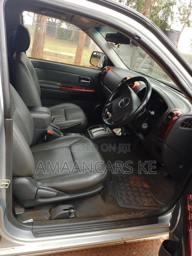 Isuzu D-MAX 2010 Silver