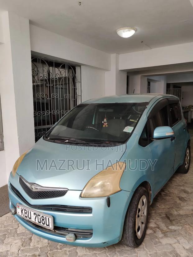 Toyota Ractis 2006 Blue