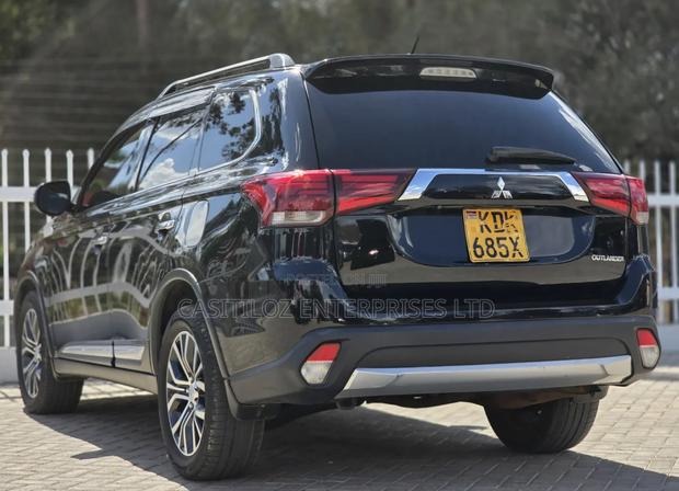 Mitsubishi Outlander 2.4 PHEV AWD 2015 Black
