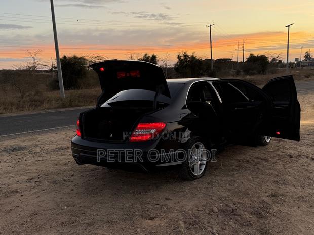 Mercedes-Benz C200 2013 Black