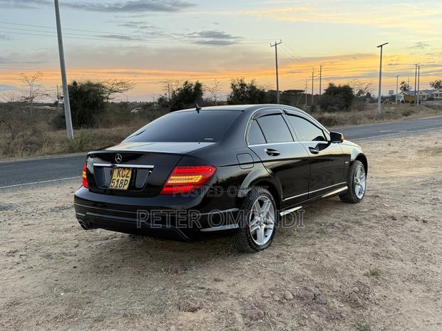Mercedes-Benz C200 2013 Black
