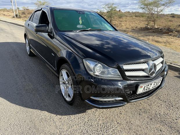 Mercedes-Benz C200 2013 Black
