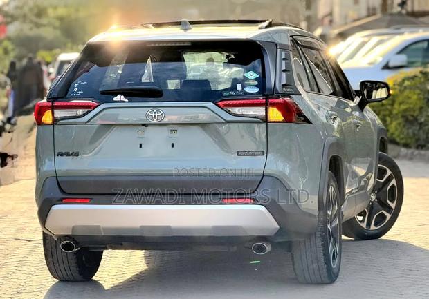 Toyota RAV4 Adventure AWD 2020 Green