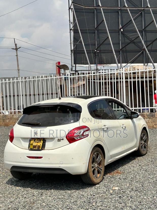 Peugeot 208 2015 White