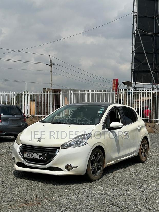 Peugeot 208 2015 White