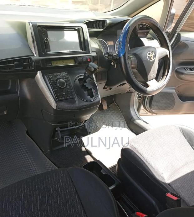Toyota Wish 2010
