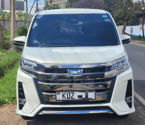 Toyota Noah 2019 White