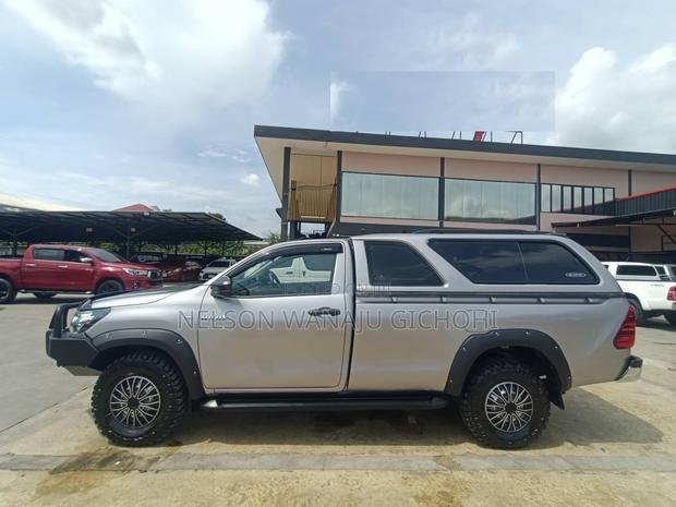 Toyota Hilux 2019 Gray