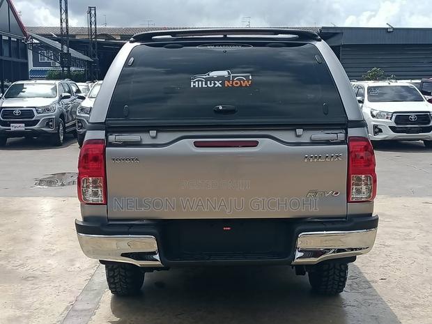 Toyota Hilux 2019 Gray