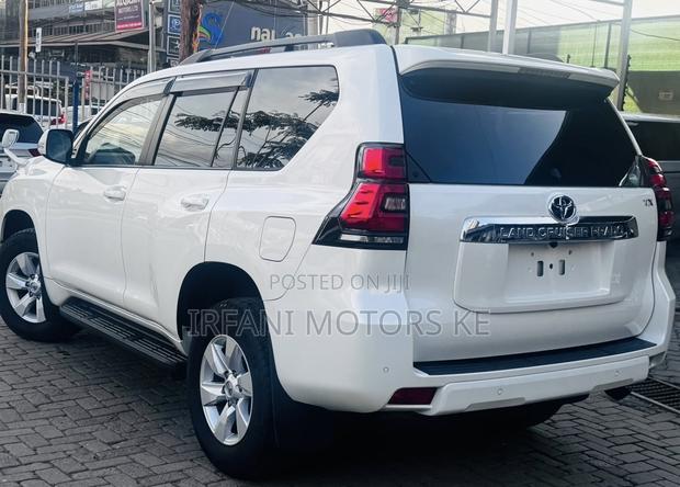 Toyota Land Cruiser Prado 2.8 2019 Off white