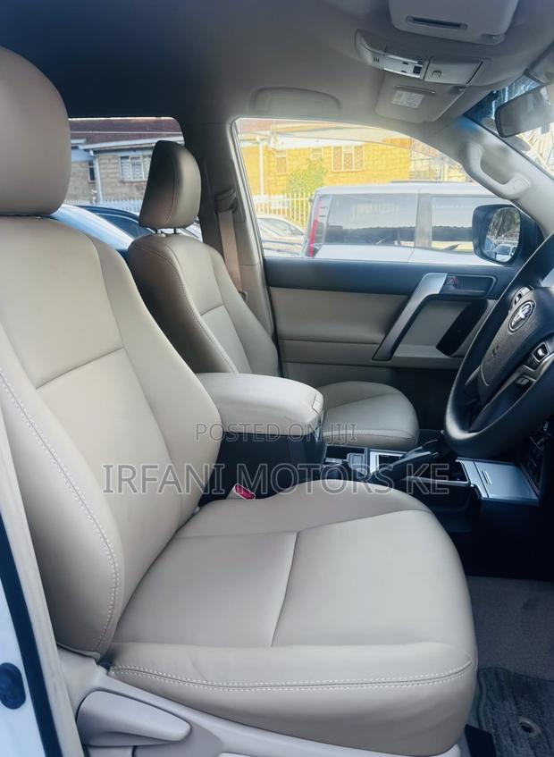 Toyota Land Cruiser Prado 2.8 2019 Off white
