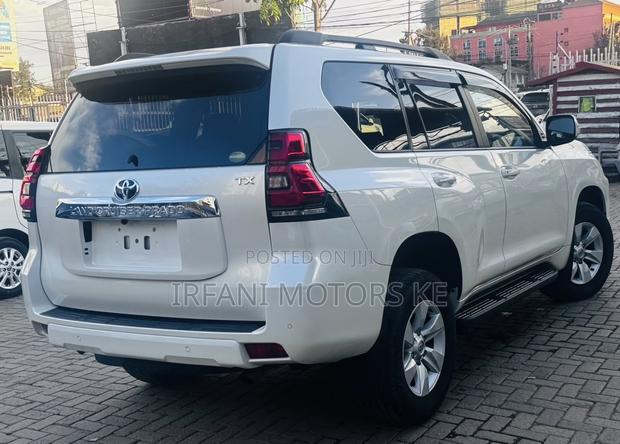 Toyota Land Cruiser Prado 2.8 2019 Off white
