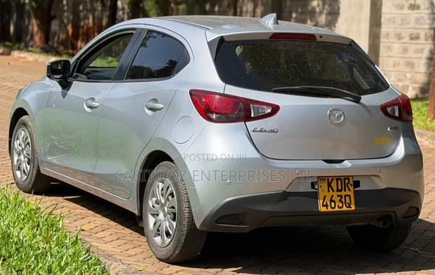 Mazda Demio 2018 Silver