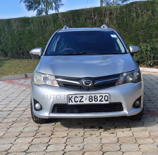 Toyota Corolla Fielder 2013 Silver