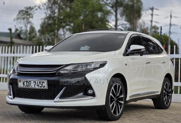 Toyota Harrier 2.0 4WD 2017 White