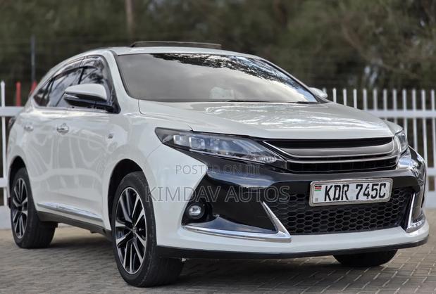 Toyota Harrier 2.0 4WD 2017 White