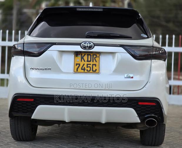Toyota Harrier 2.0 4WD 2017 White
