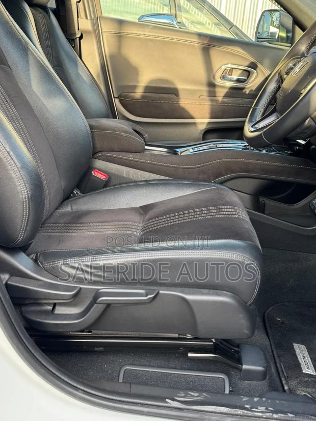 Honda Vezel 1.5 Hybrid 2WD 2020 Pearl