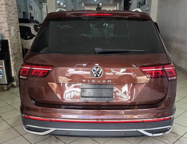 Volkswagen Tiguan 2.0T S 2021 Brown