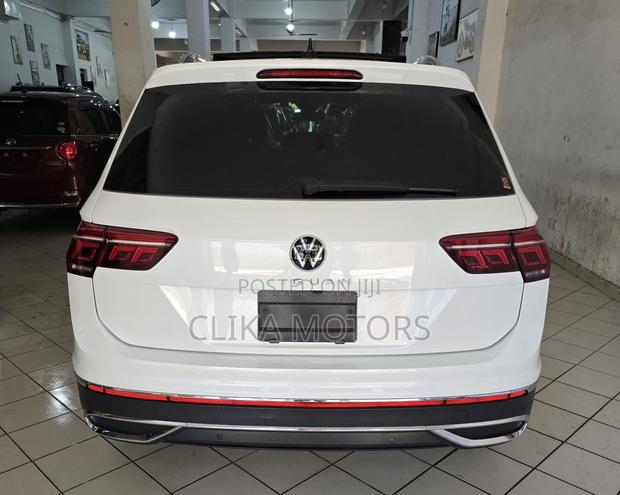 Volkswagen Tiguan 2.0T SE 2021 Pearl