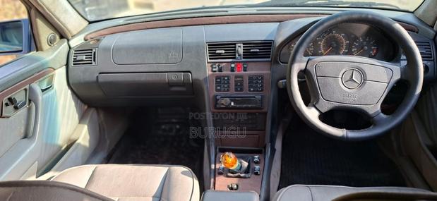 Mercedes-Benz C220 1994 Blue