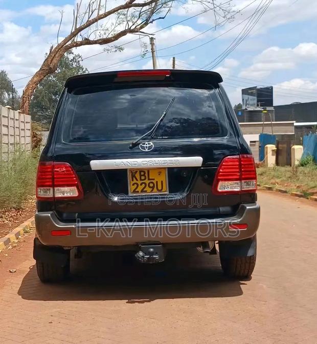 Toyota Land Cruiser 2005 Black