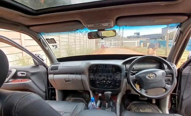 Toyota Land Cruiser 2005 Black
