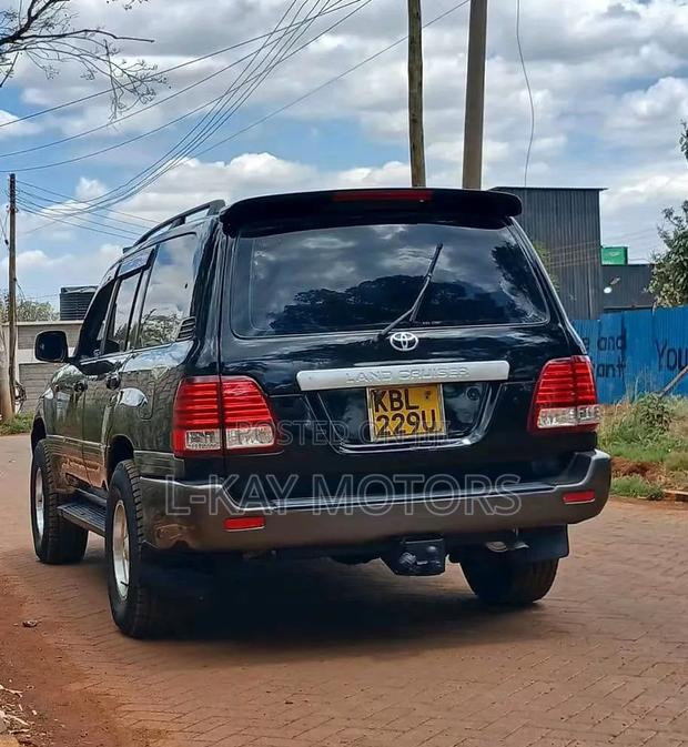 Toyota Land Cruiser 2005 Black