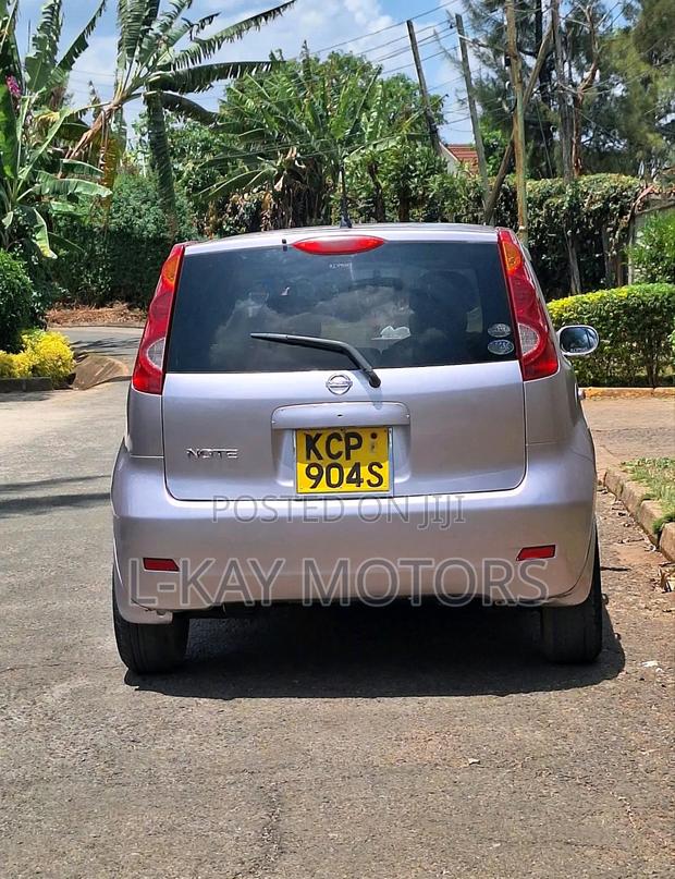 Nissan Note 2010 Pink