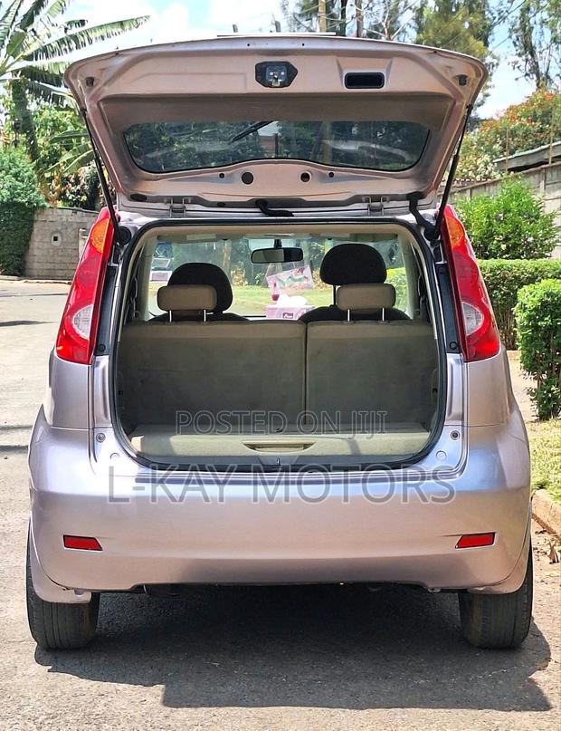 Nissan Note 2010 Pink