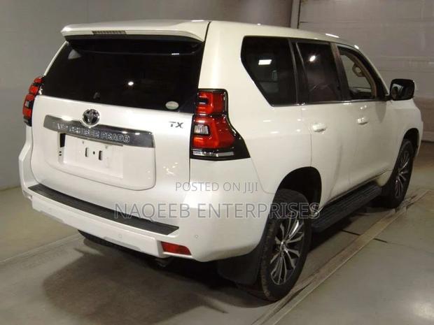Toyota Land Cruiser Prado 2.8 2019 White