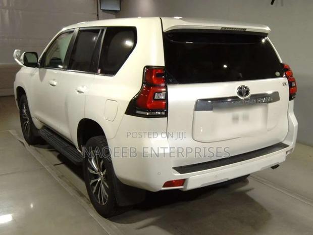 Toyota Land Cruiser Prado 2.8 2019 White