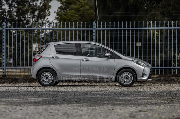 Toyota Vitz 1.0 FWD 5dr 2019 Silver
