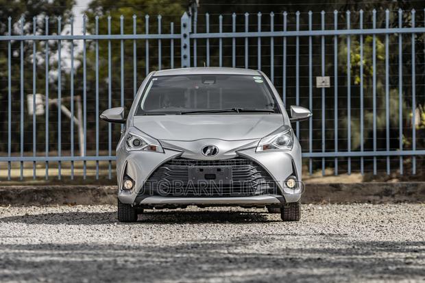 Toyota Vitz 1.0 FWD 5dr 2019 Silver