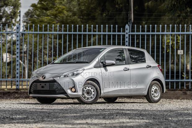 Toyota Vitz 1.0 FWD 5dr 2019 Silver