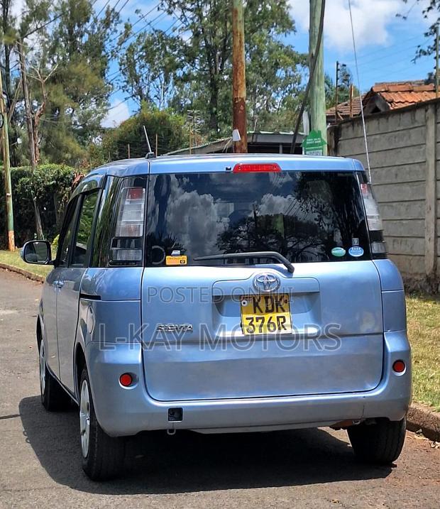Toyota Sienta 2015 Blue