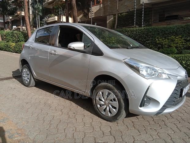 Toyota Vitz 1.0 FWD 5dr 2018 Silver