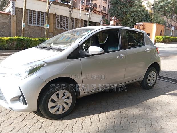 Toyota Vitz 1.0 FWD 5dr 2018 Silver