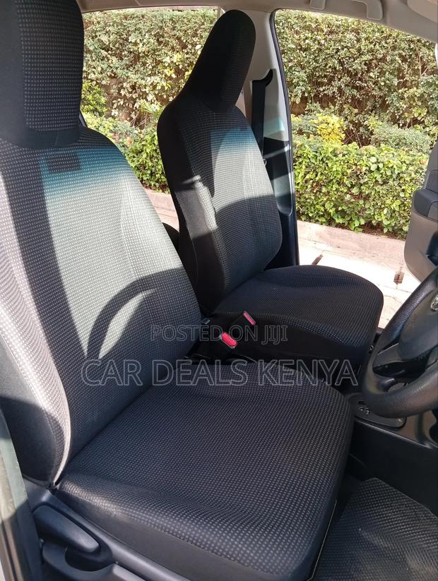Toyota Vitz 1.0 FWD 5dr 2018 Silver